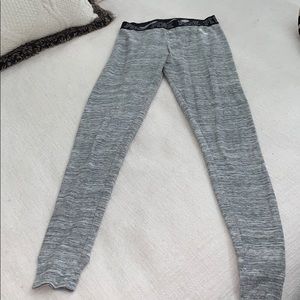 PINK Victoria’s Secret Light Gray Leggings (S)